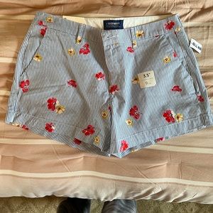 Old Navy shorts with tags